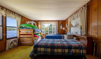 81 Shoreline Dr, Barnet, VT 05821