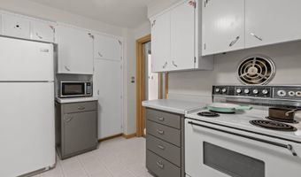 1218 W BREWSTER St, Appleton, WI 54914