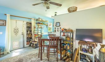 66 8th St, Apalachicola, FL 32320