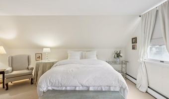 135 Ivy Hill Dr, Aberdeen, NJ 07747
