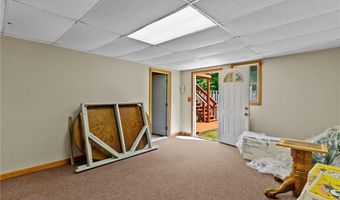394 Maureen Cir, Burrillville, RI 02839