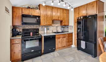 33 Hawthorne Ct, Albany, NY 12211