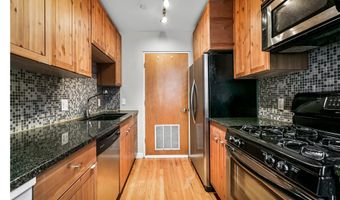 18 E MADISON St 4, Baltimore, MD 21202