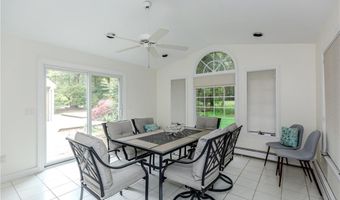 7 White Birch Rd, Cranston, RI 02920