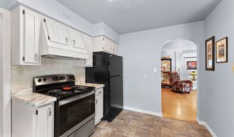 120 Vernon St, Algoma, WI 54201