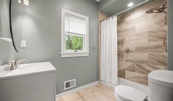 156 Myrtle Ave, Belford, NJ 07718