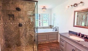 7554 S Farris Rd, Atoka, OK 74525