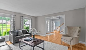 6 Jasons Grant Dr, Cumberland, RI 02864