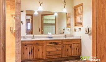 28 Grande View Dr, Cody, WY 82414