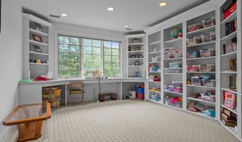 1049 MCKEAN Rd, Ambler, PA 19002