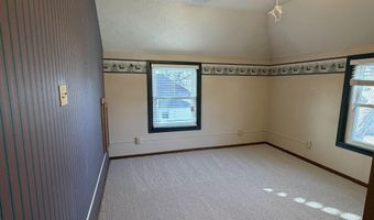 709 N St, Aurora, NE 68818