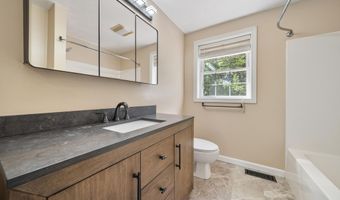 95 Lady Slipper Ln, Chester, NH 03036