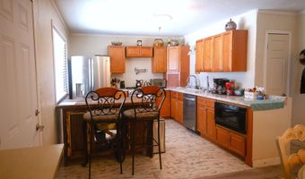 404 408 W 3rd St, Capitan, NM 88316