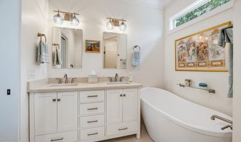 4 Addison St, Beaufort, SC 29907