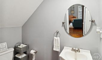 418 E Waldburg St A & B, Savannah, GA 31401