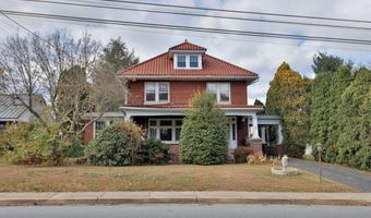 320 S 9TH St, Akron, PA 17501