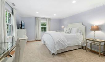 39 Leeuwarden Rd, Darien, CT 06820