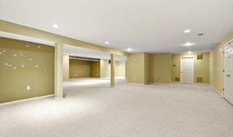9 Denise Dr, Allentown, NJ 08501