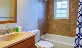 16 Hemlock Dr, Alloway, NJ 07462