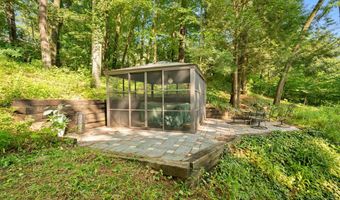 16 Lake St, Burlington, CT 06013