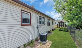 73 Locker St, Beachwood, NJ 08722
