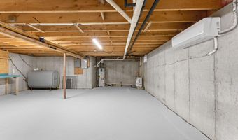 2 Cortland Cir, Bangor, ME 04401