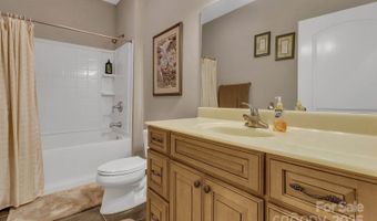 44 Pacifico Dr, Asheville, NC 28806