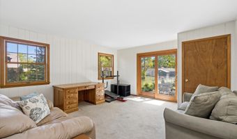 827 N Douglas Ave, Arlington Heights, IL 60004