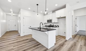 307 6th St, Benton City, WA 99320