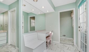27 Southview Ter S, Middletown, NJ 07748