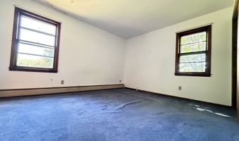 15 Bear Mountain Rd, Danbury, CT 06811