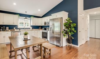 868 Sand Hill Rd, Asheville, NC 28806