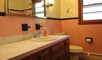 12 Silver Dr, Burlington, CT 06013