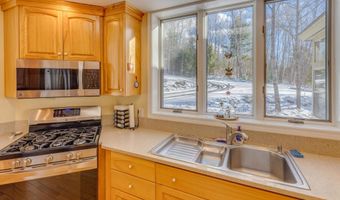 241 Windmill Rd, Campton, NH 03223