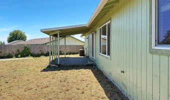 824 KEVIN Pl, Brookings, OR 97415