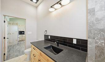 102 Spanish Peaks Rd, Arroyo Hondo, NM 87513
