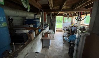 131 Lansworth Dr, Austinville, VA 24312