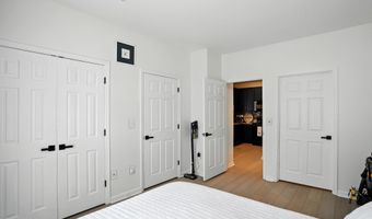 4850 EISENHOWER Ave 302, Alexandria, VA 22304