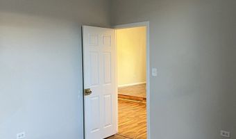 903 Main St 1, Antioch, IL 60002