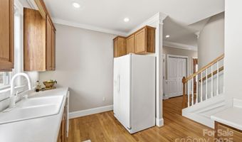 8 Sweet Gum Dr, Asheville, NC 28805