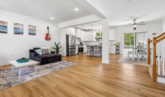 1 Melinda Ct, Bayville, NJ 08721