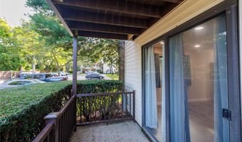 615 Broadway 63, Amityville, NY 11701