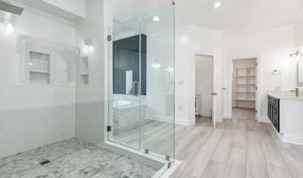 6801 CAPRI Pl, Bethesda, MD 20817