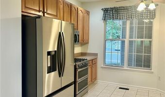 4312 Creek Rd, Allentown, PA 18104