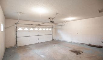 931 E Oak St, Algona, IA 50511