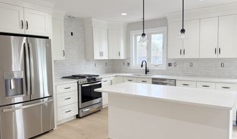 3 Memory Ln, Billerica, MA 01821