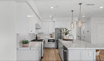 211 Chinquapin Ave, Carlsbad, CA 92008