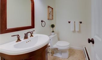 31 Edgewater Rd, Narragansett, RI 02882