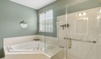 11 BRIDGEWATERS Psge, Barnegat, NJ 08005