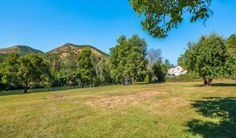 3048 Rogue River Hwy, Gold Hill, OR 97525